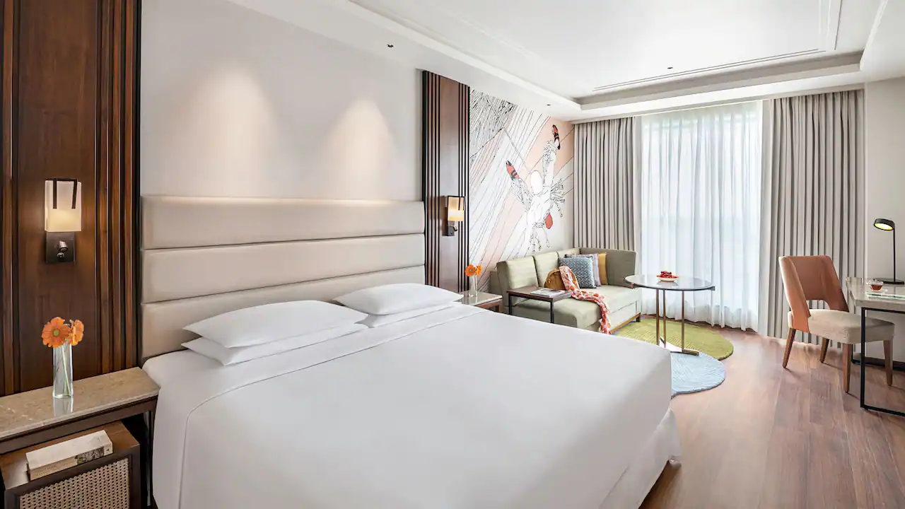 1 King Bed, Deluxe