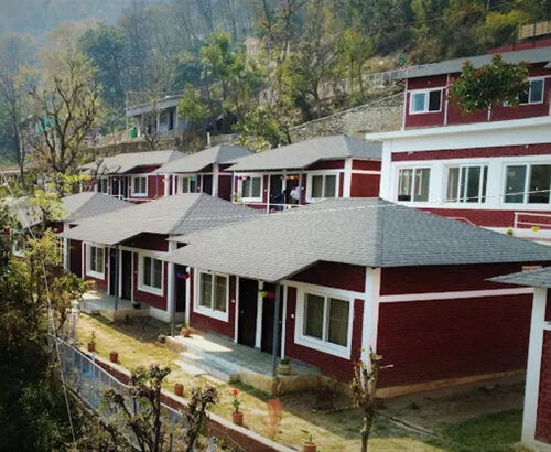 Char Machan Resort, Guptkashi