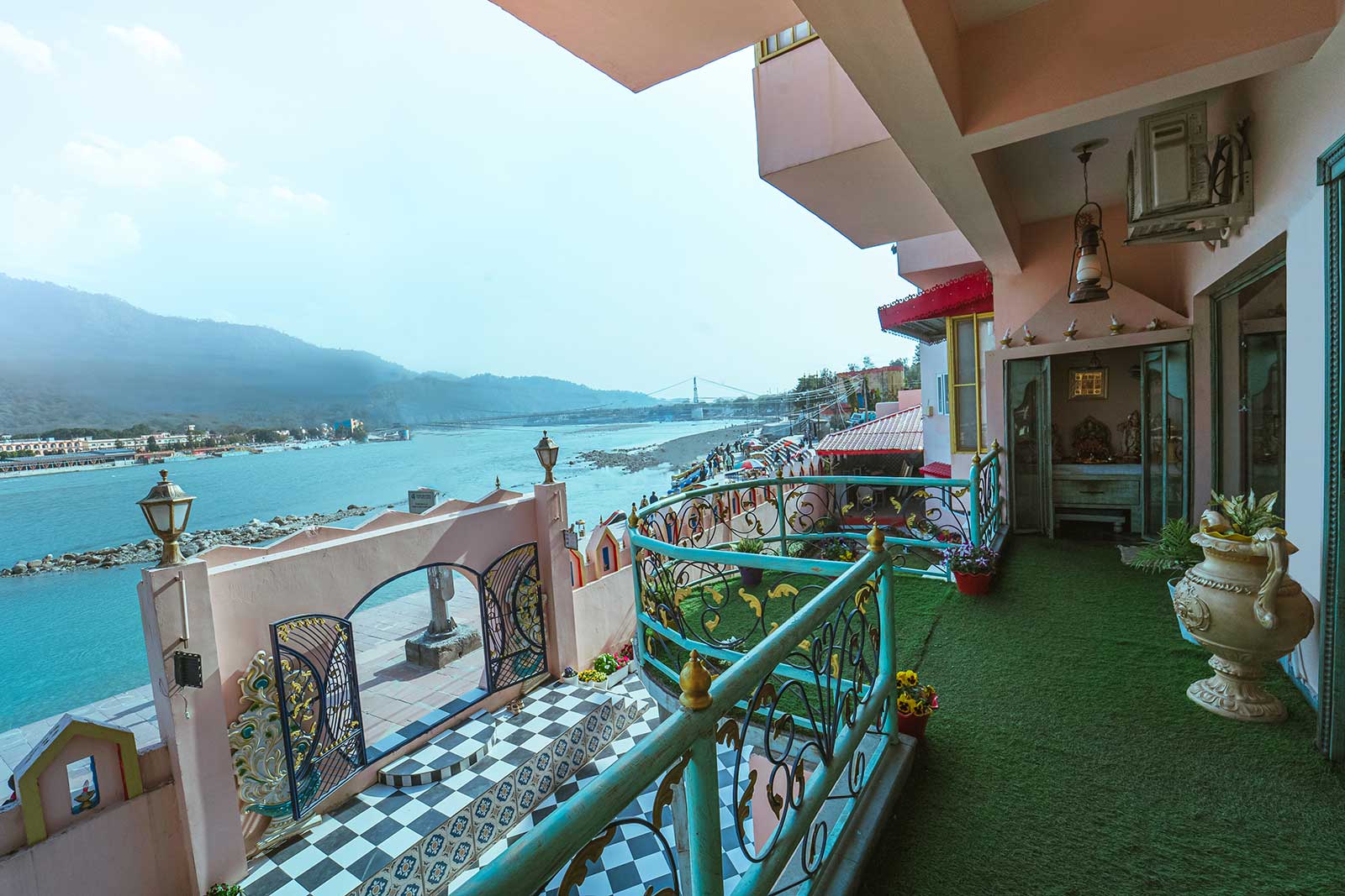 The Neeraj Ganga Heritage Palace3