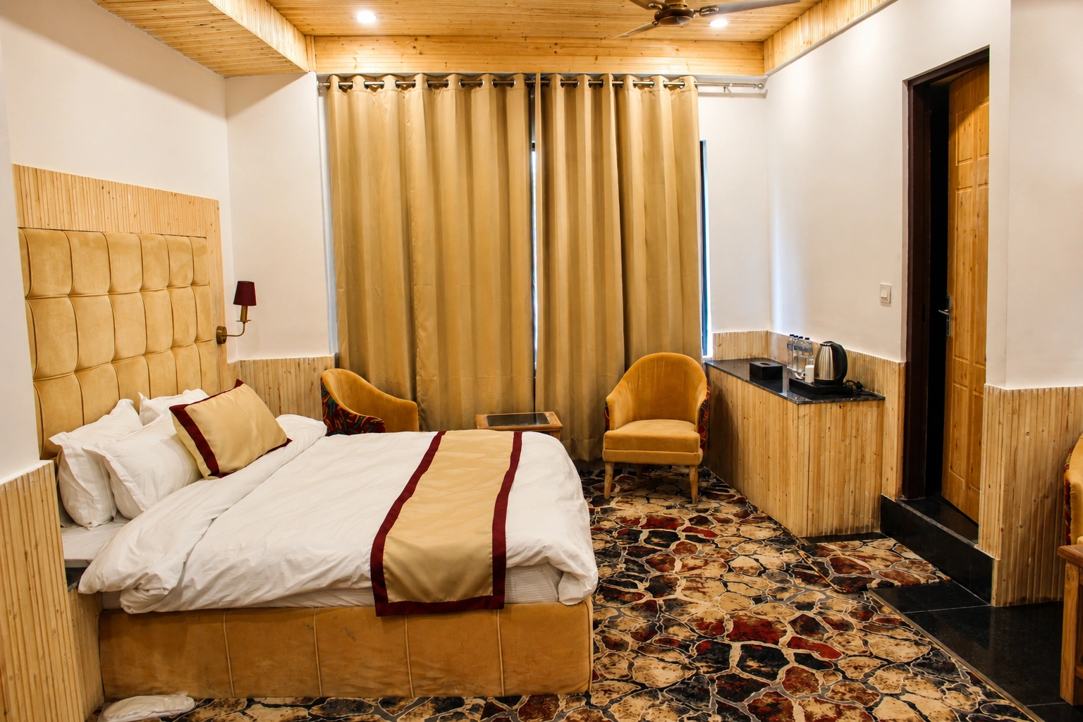 deluxe-room