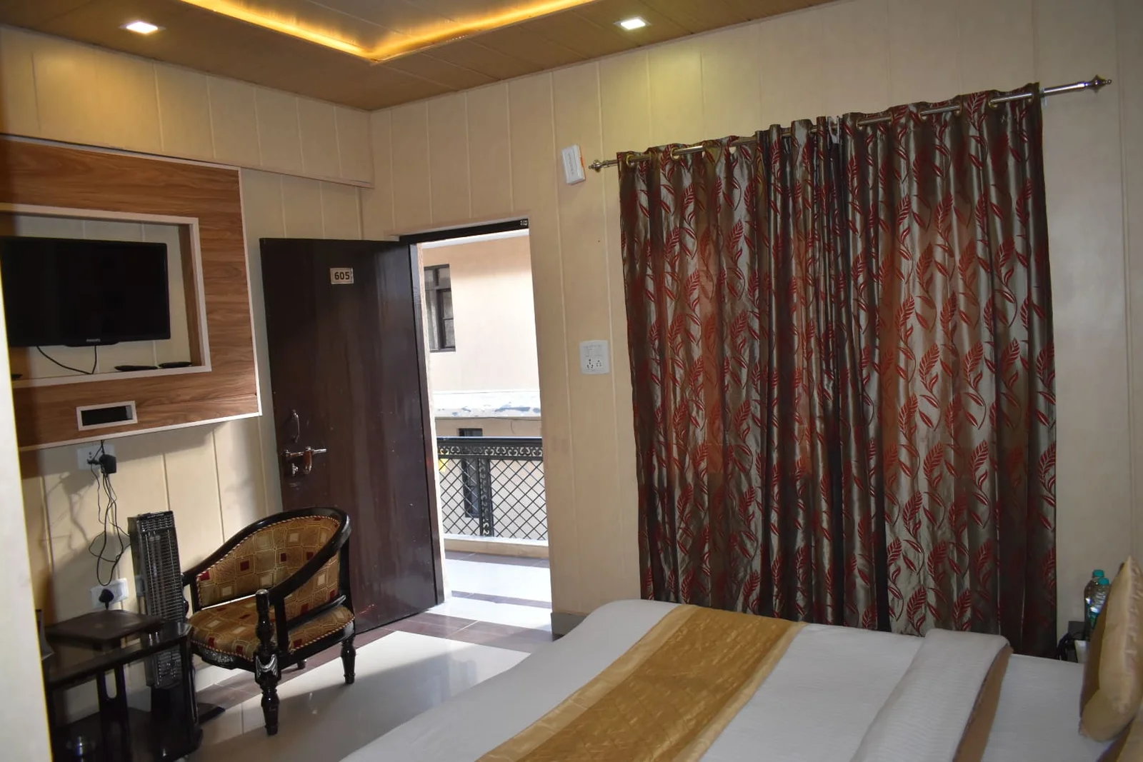 deluxe-room