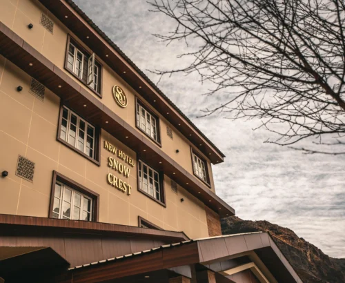 hotel-snow-crest